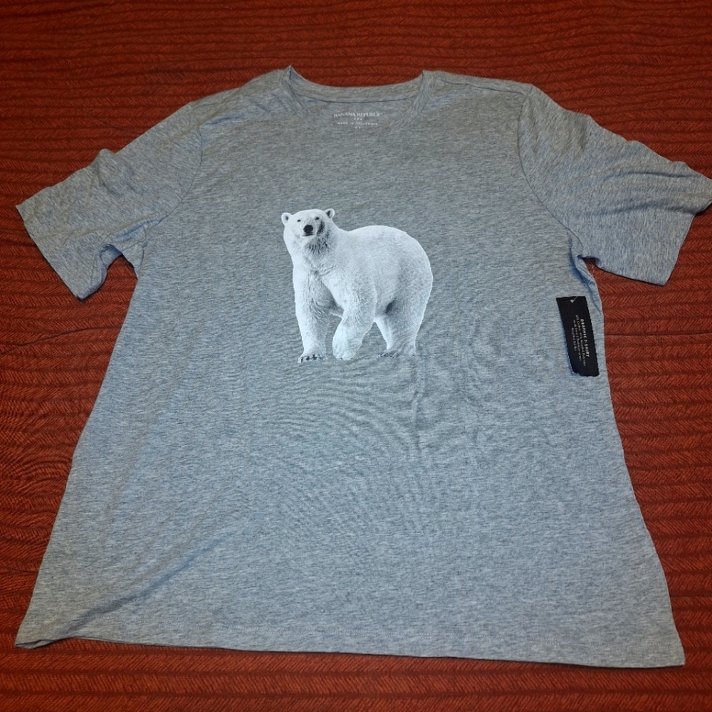 NWT Womens Banana Republic Graphic Tee Crew Neck Grey T-Shirt POLAR BEAR